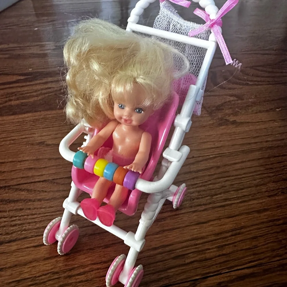 Vintage 1995 Barbie Strollin Fun Baby Sister Kelly - Picture 2 of 7